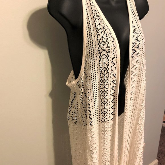 BOHO Sleeveless Cardigan - Picture 2 of 8